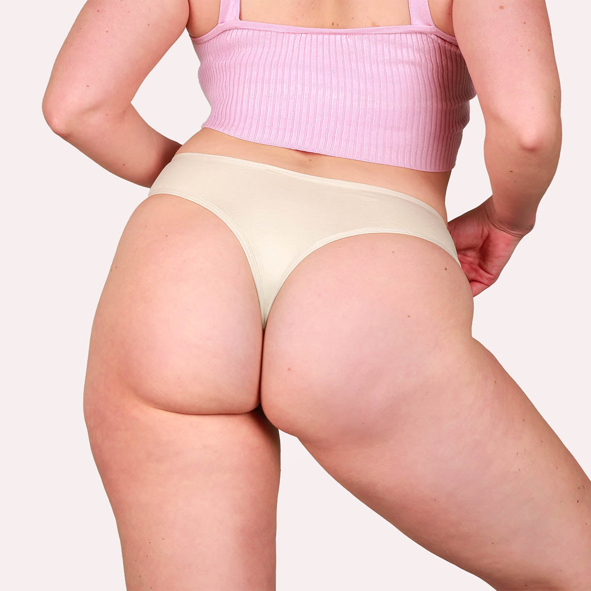 Taynie Brazilian Curvy