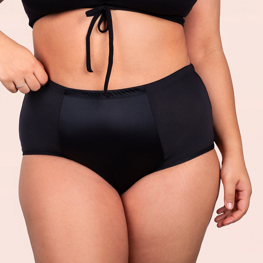 Highwaist ultra schwarz curvy